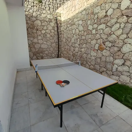 Sun 10 - Planet Luxury