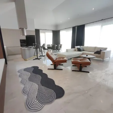 Sun 10 - Planet Luxury *